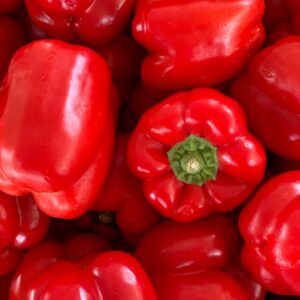 red bell pepper in close up photography